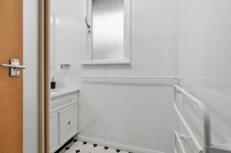 Photo of property in 8 Bell Crescent, Concord, Dunedin, 9018