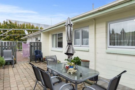Photo of property in 2/92 Ngatai Road, Otumoetai, Tauranga, 3110