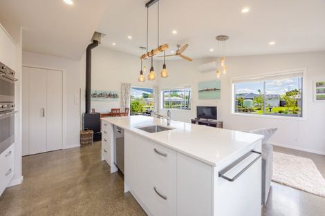 Photo of property in 8 White Road, Otane, 4202