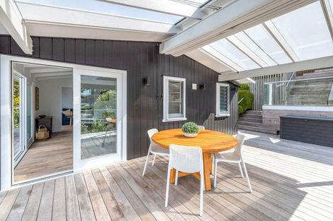 Photo of property in 31 Miro Road, Palm Beach, Waiheke Island, 1081