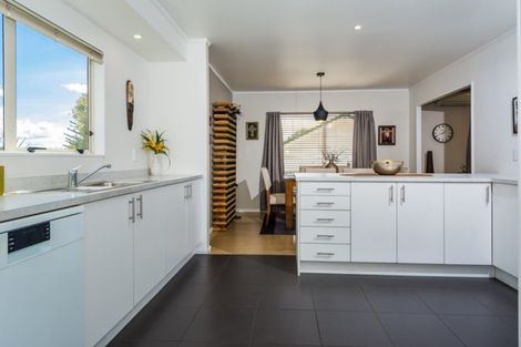 Photo of property in 256 Birkdale Road, Birkdale, Auckland, 0626