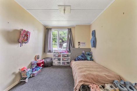 Photo of property in 2 Dixon Avenue, Hawera, 4610