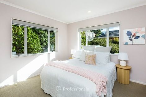 Photo of property in 10 Mcewen Crescent, Riverstone Terraces, Upper Hutt, 5018