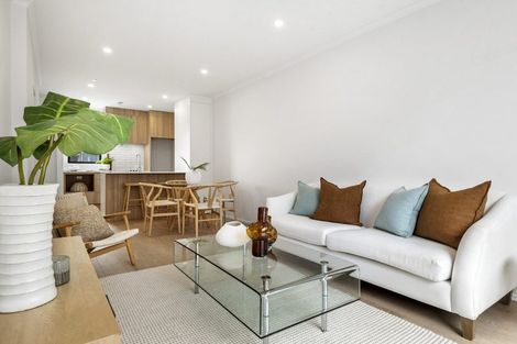 Photo of property in 22 Rauawa Lane, Hobsonville, 0616