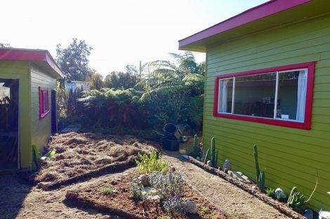 Photo of property in 13 Wharf Road, Karamea, 7893