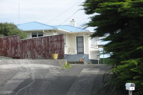 Photo of property in 5 Glenn Street, Castlecliff, Whanganui, 4501