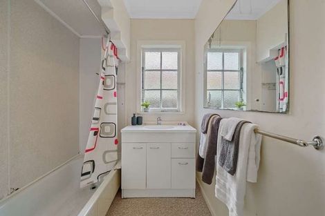 Photo of property in 212 Waiwhetu Road, Waterloo, Lower Hutt, 5011