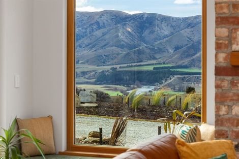 Photo of property in 12 Miharo Lane, Queensberry, Cromwell, 9383