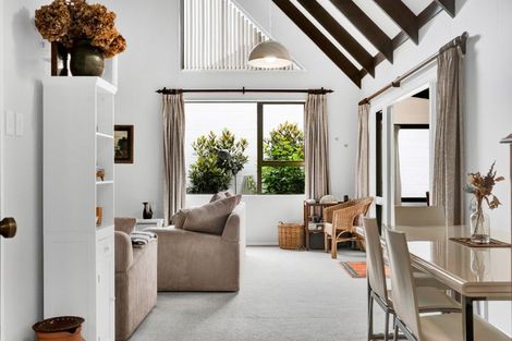 Photo of property in 9a Tamati Place, Merrilands, New Plymouth, 4312