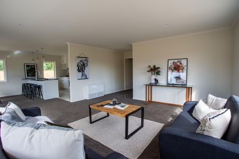 Photo of property in 62 Feist Street, Carterton, 5713