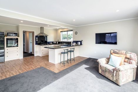 Photo of property in 37 Chester Road, Clareville, Carterton, 5791