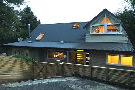 Photo of property in 33 Warner Park Avenue, Laingholm, Auckland, 0604