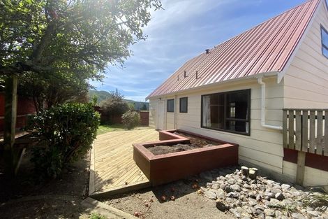 Photo of property in 1/251a Waikawa Road, Waikawa, Picton, 7220