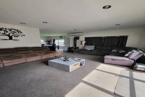 Photo of property in 12 Vino Cina Heights, Ranui, Auckland, 0612