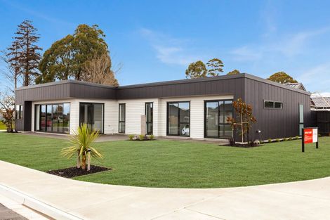 Photo of property in 2 John Raven Lane, Woodend, 7610