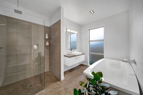 Photo of property in 15 Marlin Terrace, Bell Block, New Plymouth, 4312