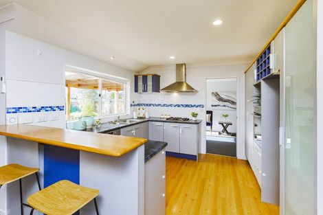 Photo of property in 35 Croftview Road, Wattle Downs, Auckland, 2103