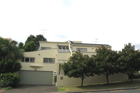 Photo of property in 4/33 Sylvan Avenue, Northcote, Auckland, 0627