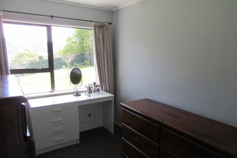 Photo of property in 9 Oaklands Grove, Clouston Park, Upper Hutt, 5018