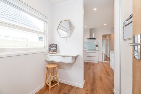 Photo of property in 2/137 Shakespeare Road, Milford, Auckland, 0620