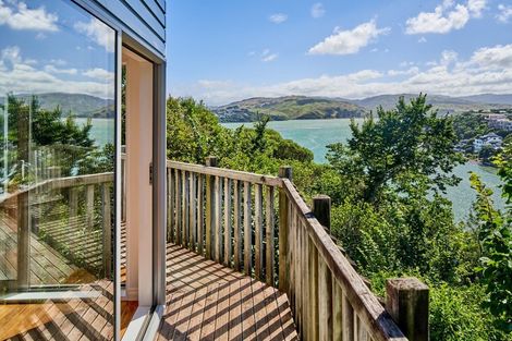 Photo of property in 72 Paremata Road, Paremata, Porirua, 5024