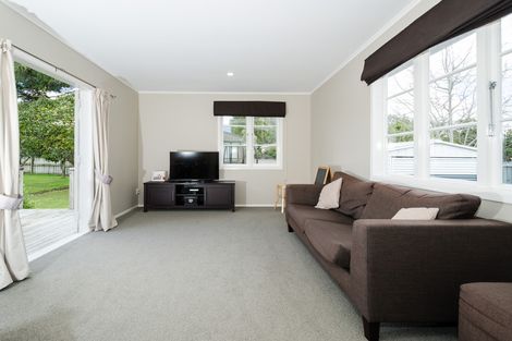 Photo of property in 38 Amberley Avenue, Te Atatu South, Auckland, 0610