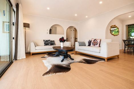 Photo of property in 31 Squirrel Lane, Browns Bay, Auckland, 0630