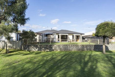 Photo of property in 14 Meadow Court, Paraparaumu, 5032