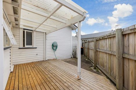 Photo of property in 21a Shamrock Street, Takaro, Palmerston North, 4412