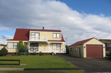 Photo of property in 1 Winderton Way, Pauanui, Hikuai, 3579
