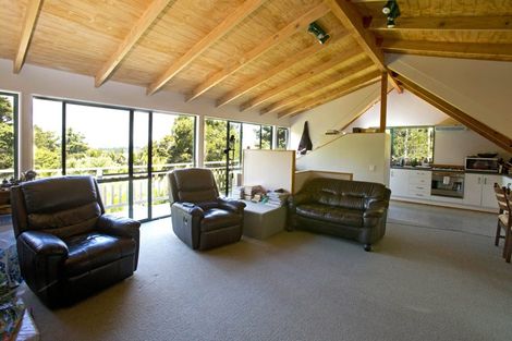 Photo of property in 102 Taylor Road, Waimauku, 0882