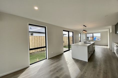 Photo of property in 14 Palmer Avenue, Glen Eden, Auckland, 0602
