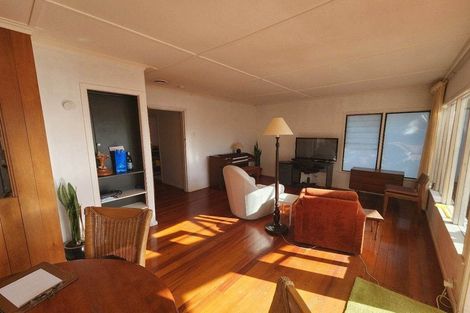 Photo of property in 23 Ocean View Road, Hatfields Beach, Orewa, 0931