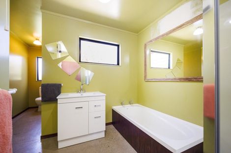 Photo of property in 135 Zigzag Road, Pohangina, Feilding, 4775