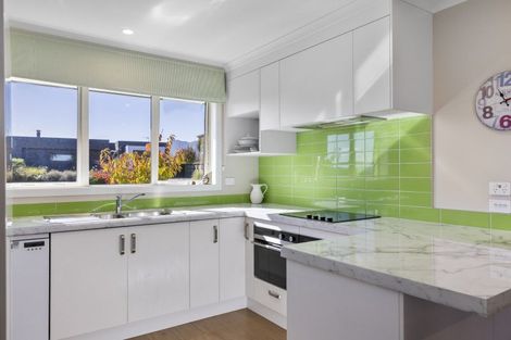 Photo of property in 4 Tuhua Close, Wharewaka, Taupo, 3330