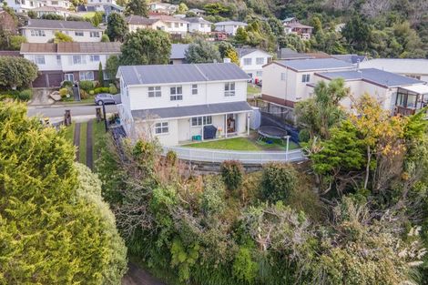 Photo of property in 43 Fyvie Avenue, Tawa, Wellington, 5028