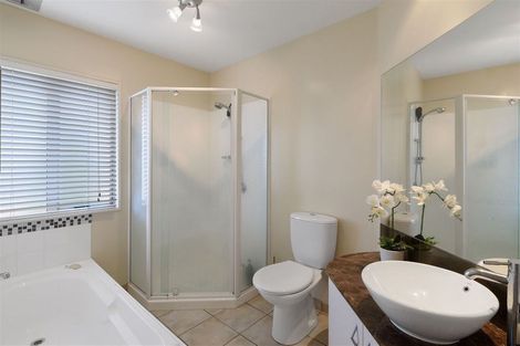 Photo of property in 6 Leabridge Mews, Harewood, Christchurch, 8051