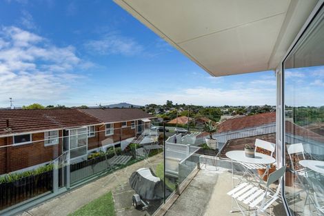 Photo of property in 3/7 Onepoto Road, Hauraki, Auckland, 0622
