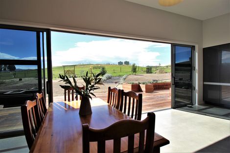 Photo of property in 24 Lewis Road, Springvale, Alexandra, 9393