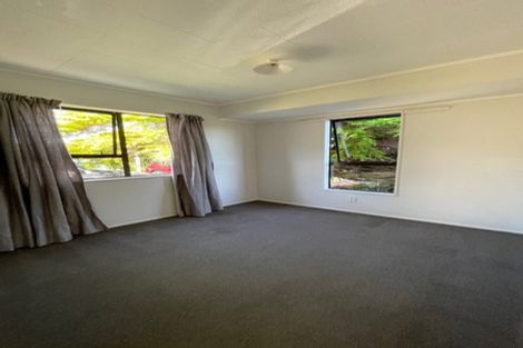 Photo of property in 26 Cheltenham Terrace, Newlands, Wellington, 6037