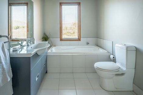 Photo of property in 27 Waimana Place, Wanaka, 9305