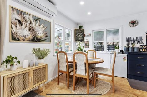 Photo of property in 19 Lanigan Street, Birkdale, Auckland, 0626