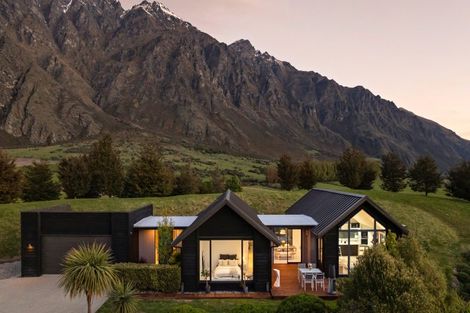 Photo of property in 37 Hackett Road, Jacks Point, Queenstown, 9371