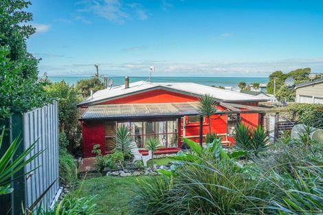 Photo of property in 24 Moody Street, Gore Bay, Cheviot, 7383