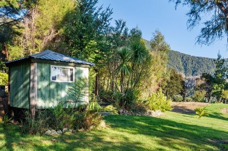 Photo of property in 165 Boons Valley Road, Waikawa, Picton, 7220