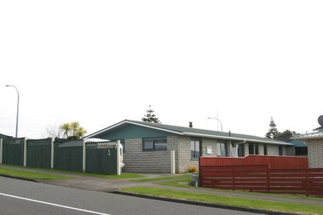 Photo of property in 1 Camellia Avenue, Bell Block, New Plymouth, 4312