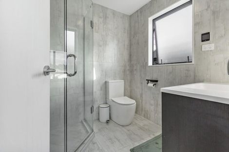 Photo of property in 24 Lumbarda Drive, Kumeu, 0810