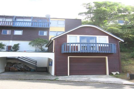 Photo of property in 8 Sandhurst Way, Crofton Downs, Wellington, 6035