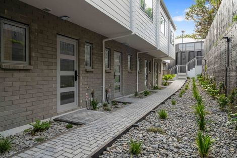 Photo of property in 9/15 Sea Vista Avenue, Beach Haven, Auckland, 0626