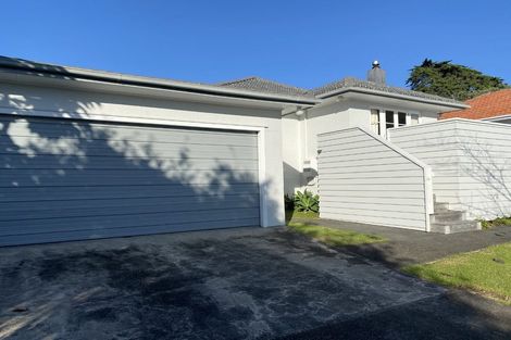Photo of property in 31 Gladstone Road, Northcote, Auckland, 0627